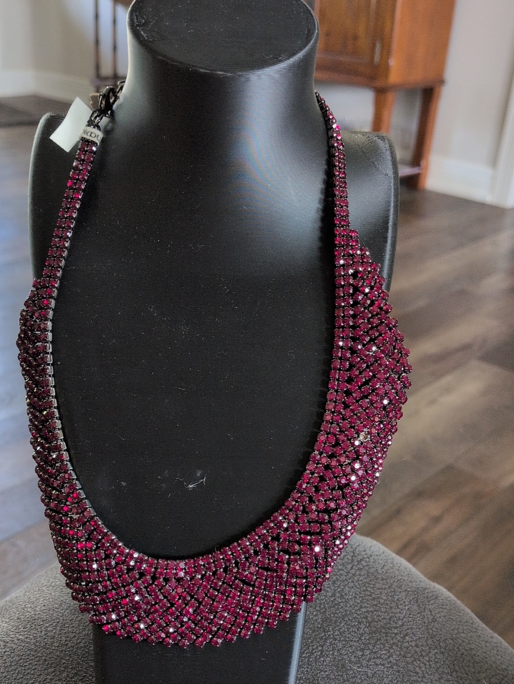Sparkling Burgundy Crystal Collar Necklace Statemen Jewelry‎ W Black Metal